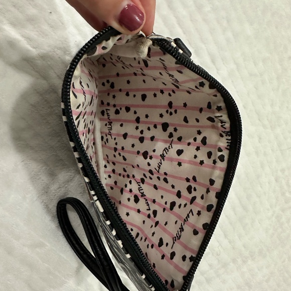 Luv Betsy Wristlet - Picture 3 of 7